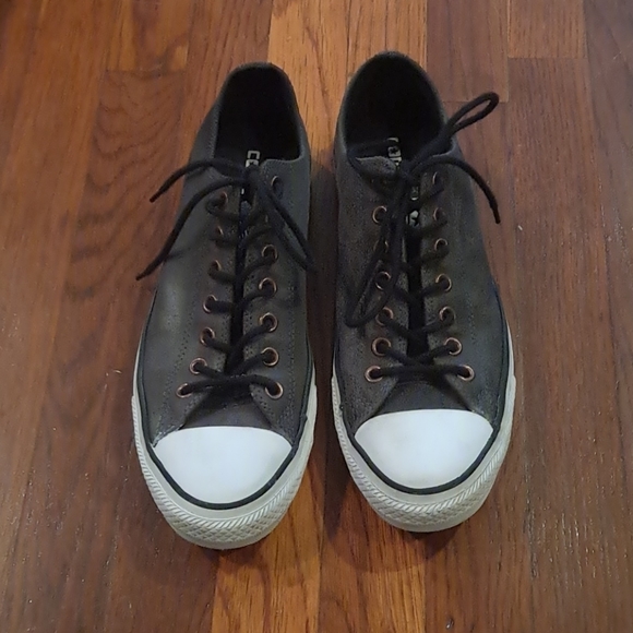Converse gray sneaker size 9 mens 11 womens